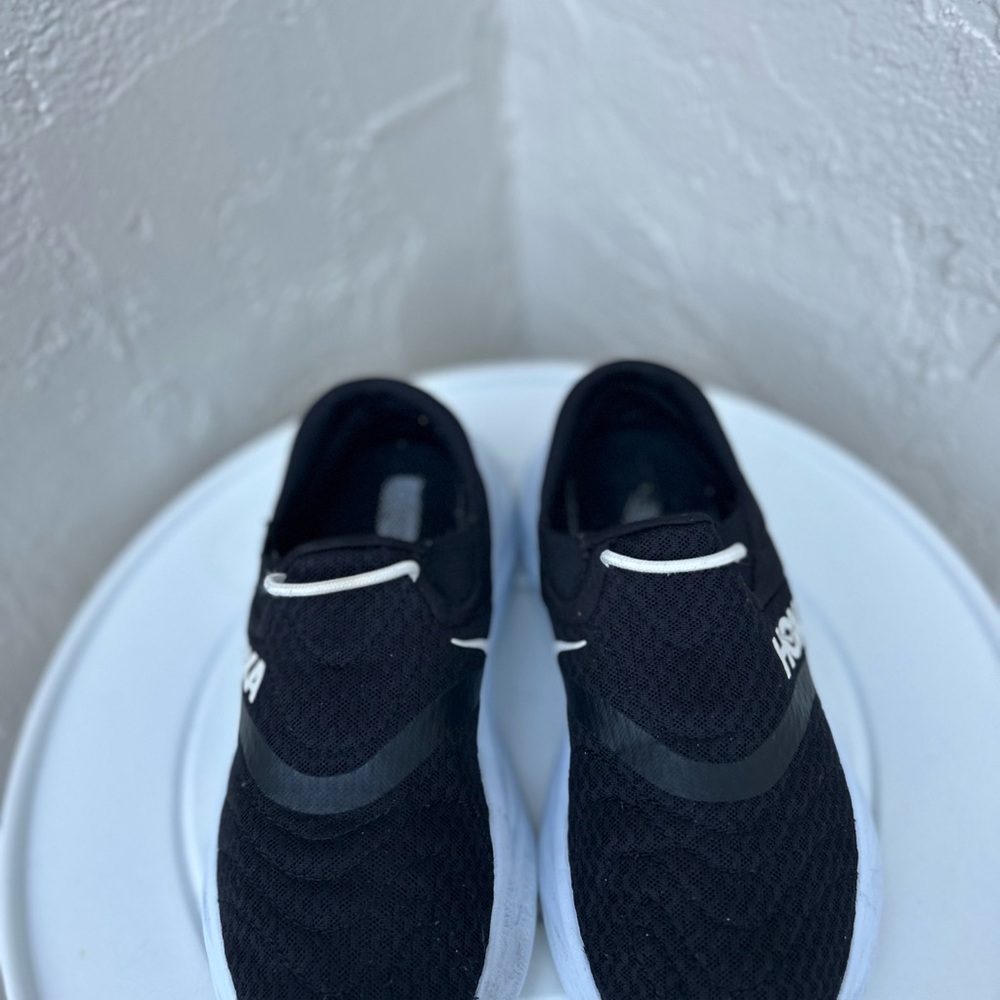 Hoka Ora Recovery Shoe 2 in a black and white colorway. Slip On Size 6 - Picture 2 of 7